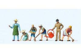 14081 In the Garden (6) Standard Figure Set OO/HO Scale