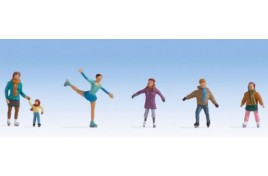Ice Skaters OO/HO Scale