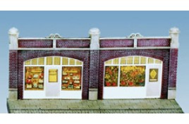 Station Forecourt Shops with Printed Interiors Plastic Kit OO Scale