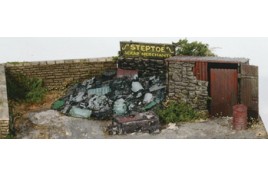 Scrap Yard, Small Stone Building & Scrap Pile Plastic Kit OO scale