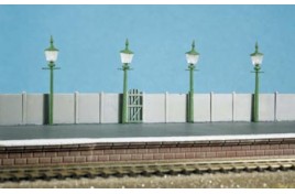 Station or Street Lamps x 4 (non-operational) Plastic Kit N Scale