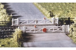 Double Track Level Crossing with Gates Plastic Kit N Scale