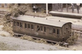 Grounded Small Coach Body  Plastic Kit OO Scale