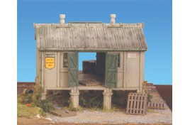 Provender (Goods) Store Plastic Kit OO Scale