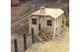 Southern Railway Concrete Lineside Huts x 2 Plastic Kit OO Scale