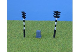 Period Traffic Lights - Double Headed Pack of 2 with Control Box (non operational) OO Scale