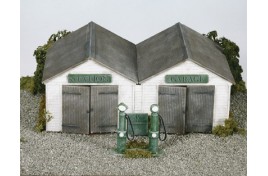 Station Garage with Vintage Petrol Pumps & Oil Cabinet Plastic Kit OO Scale